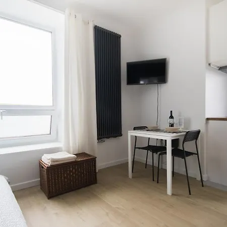 Bizzi Luxcenter View Apartment Warsaw